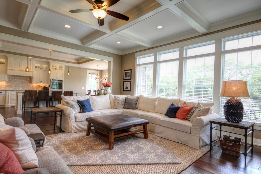 Example of a transitional home design design in Chicago