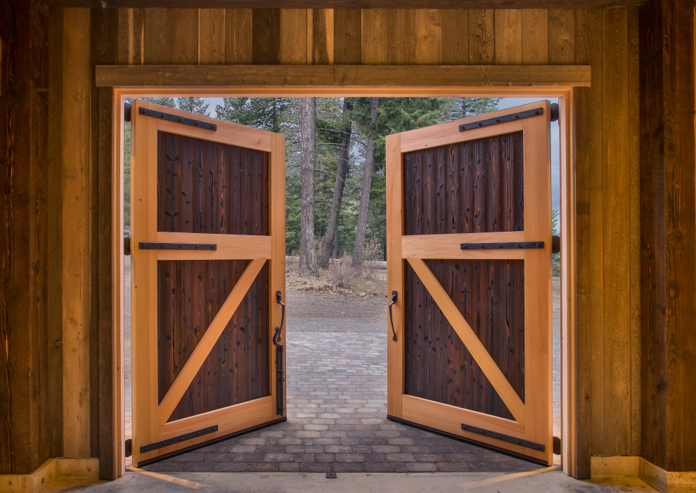 Home design - rustic home design idea in Seattle
