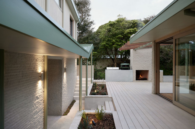 Courtyard Deck coastal-terrace