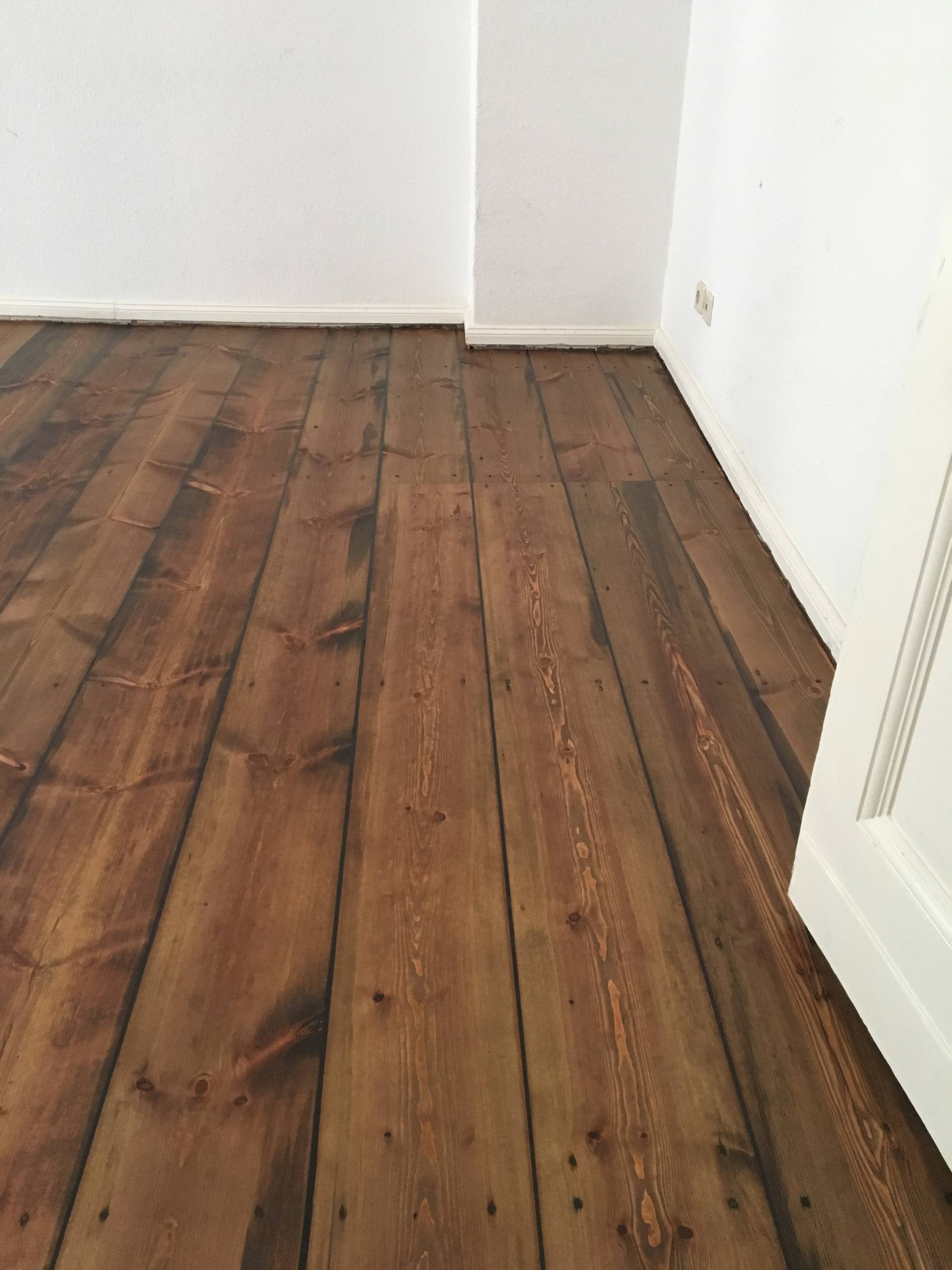 Mindener Straße Berliun Charlottenburg, Reparatur und Aufarbeitung Dielenboden