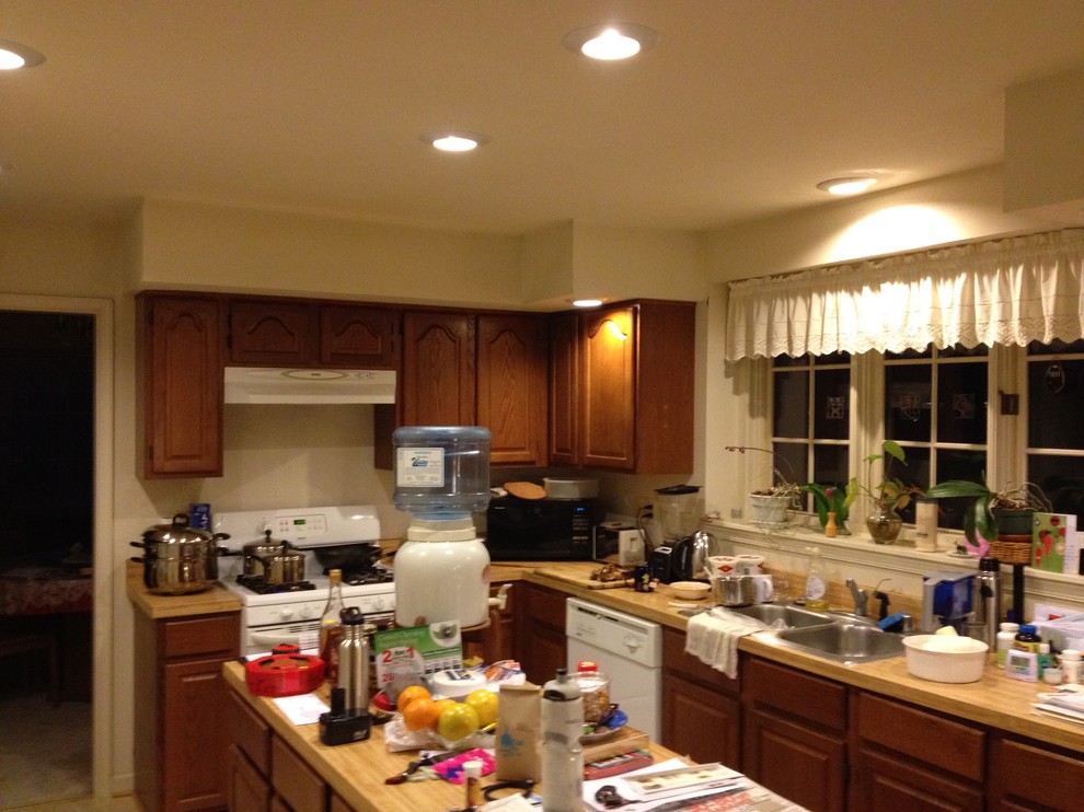 Transitional kitchen photo in DC Metro