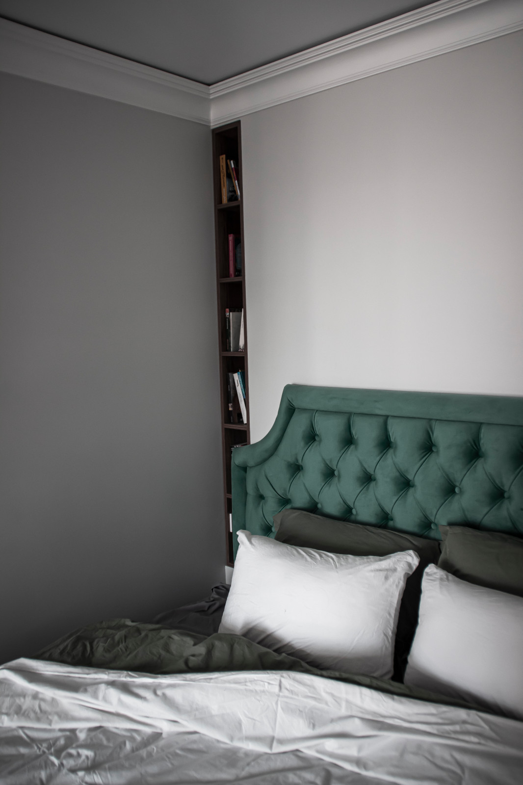 Квартира с антикварной мебелью для театрального критика