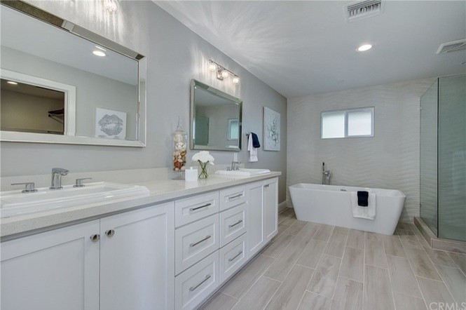 Design ideas for a transitional bathroom in Orange County.