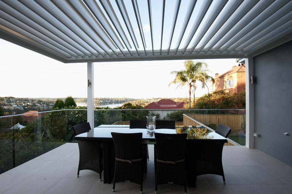 Mid-sized contemporary patio in Sydney.