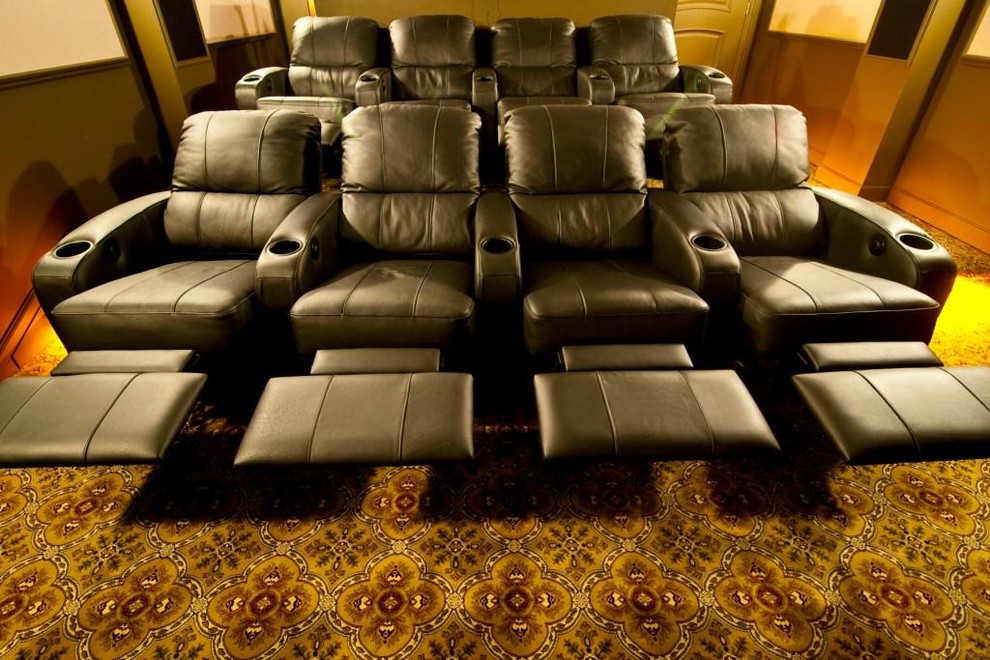 Design ideas for a traditional home theatre in Detroit.