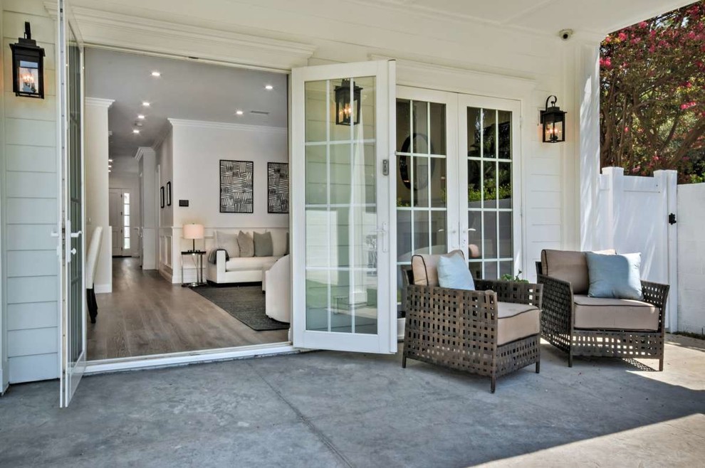 Студио Сити - Лос Анджелес. Дом в стиле кейп-код.