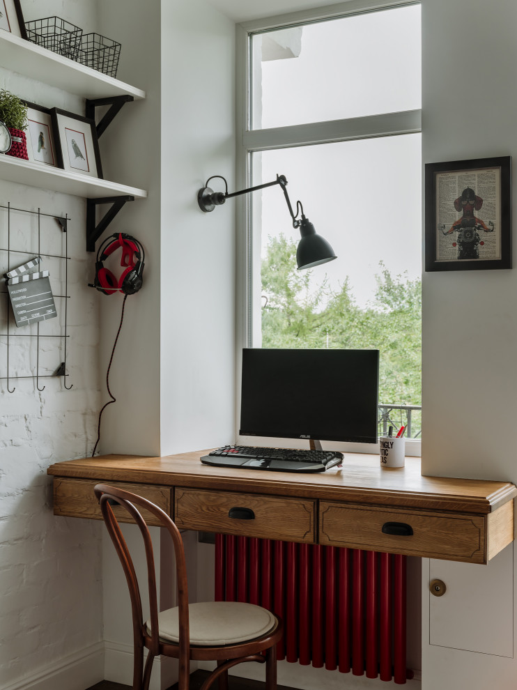 Photo of an industrial home office in Moscow.