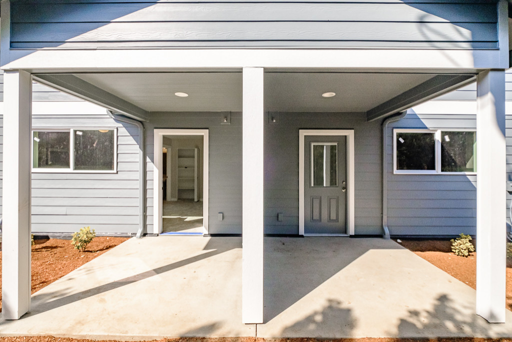 Plymouth Hills Apartments