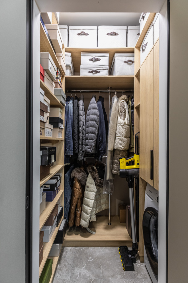 Двухкомнатная квартира в современном стиле с яркими акцентами