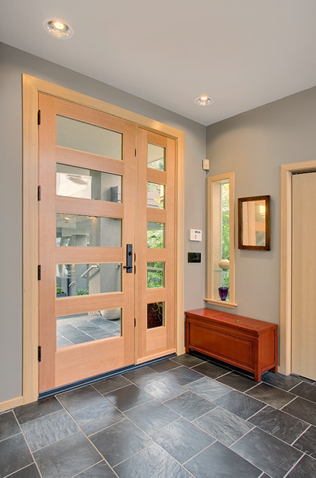Design ideas for a contemporary entryway in Seattle.
