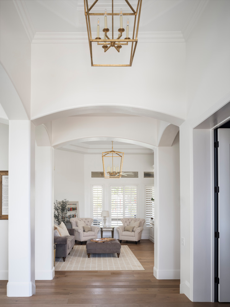 Example of a transitional entryway design in Phoenix