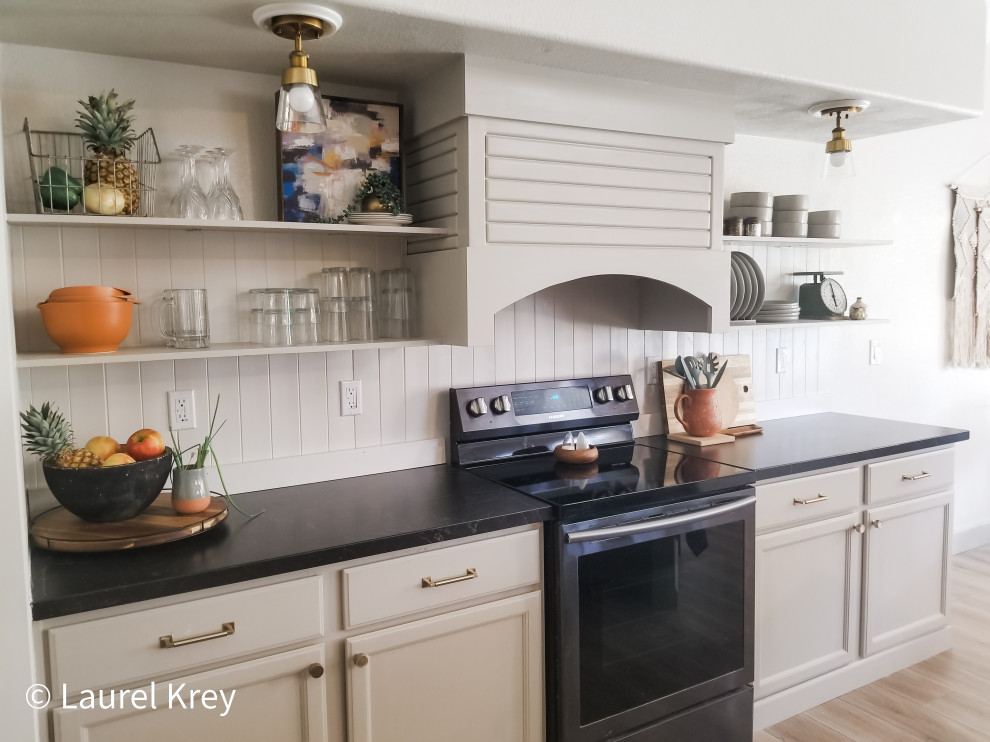 Example of a transitional kitchen design in Phoenix