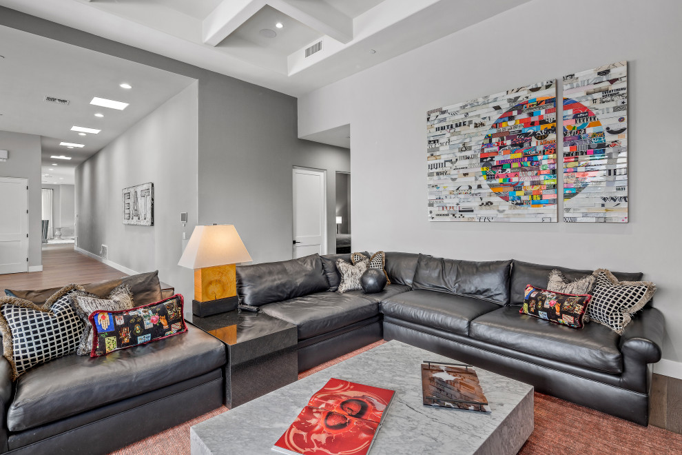 Example of a transitional home design design in Phoenix
