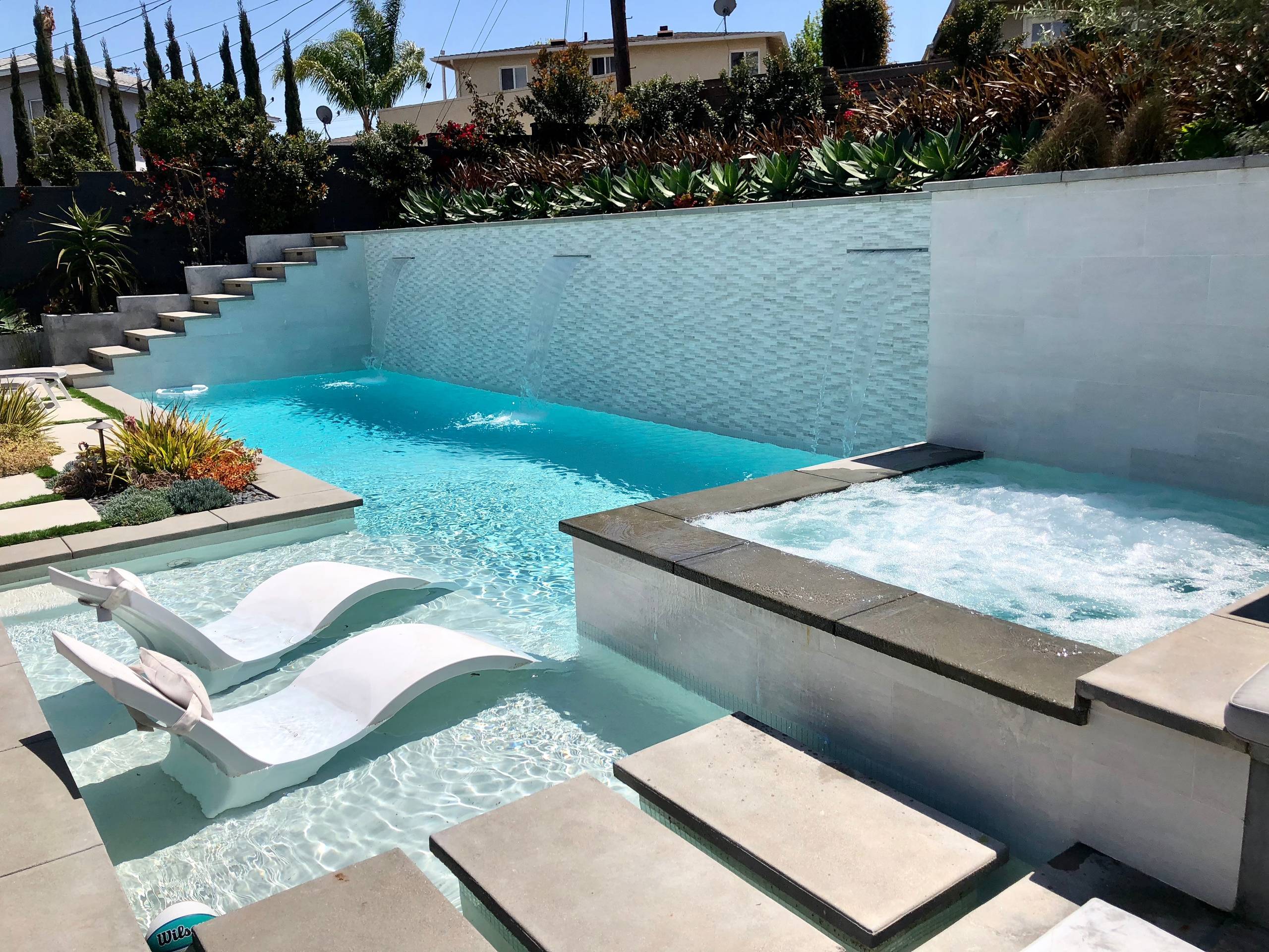 Los Angeles - Contemporary Black & White Rectangular Pool & Spa