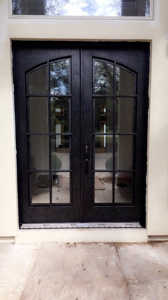 Inspiration for a transitional home design remodel in Dallas