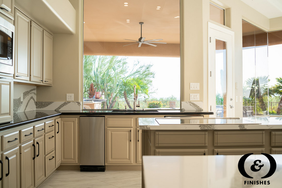 Inspiration for a transitional kitchen remodel in Phoenix