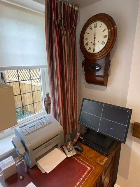 LUXURY COTTAGE CONVERSION bedroom