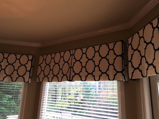 Transitional kitchen photo in Atlanta