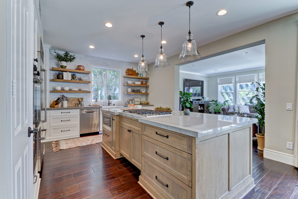 Transitional kitchen photo in Orange County