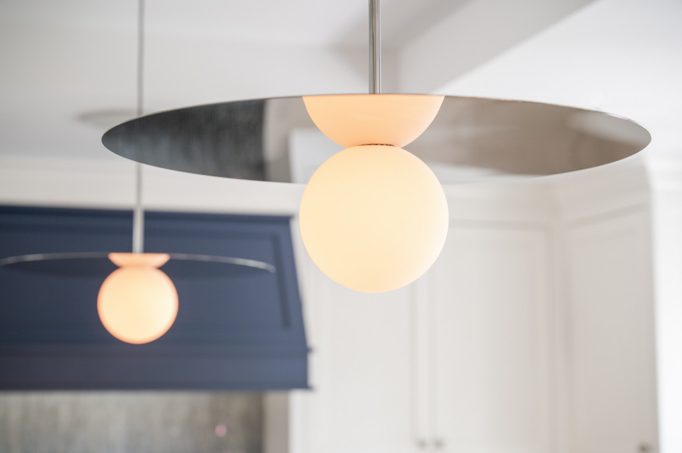 Inspiration for a transitional kitchen remodel in Bridgeport