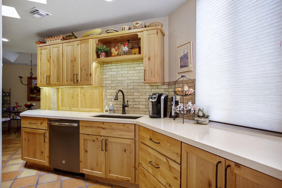 Home design - rustic home design idea in Phoenix