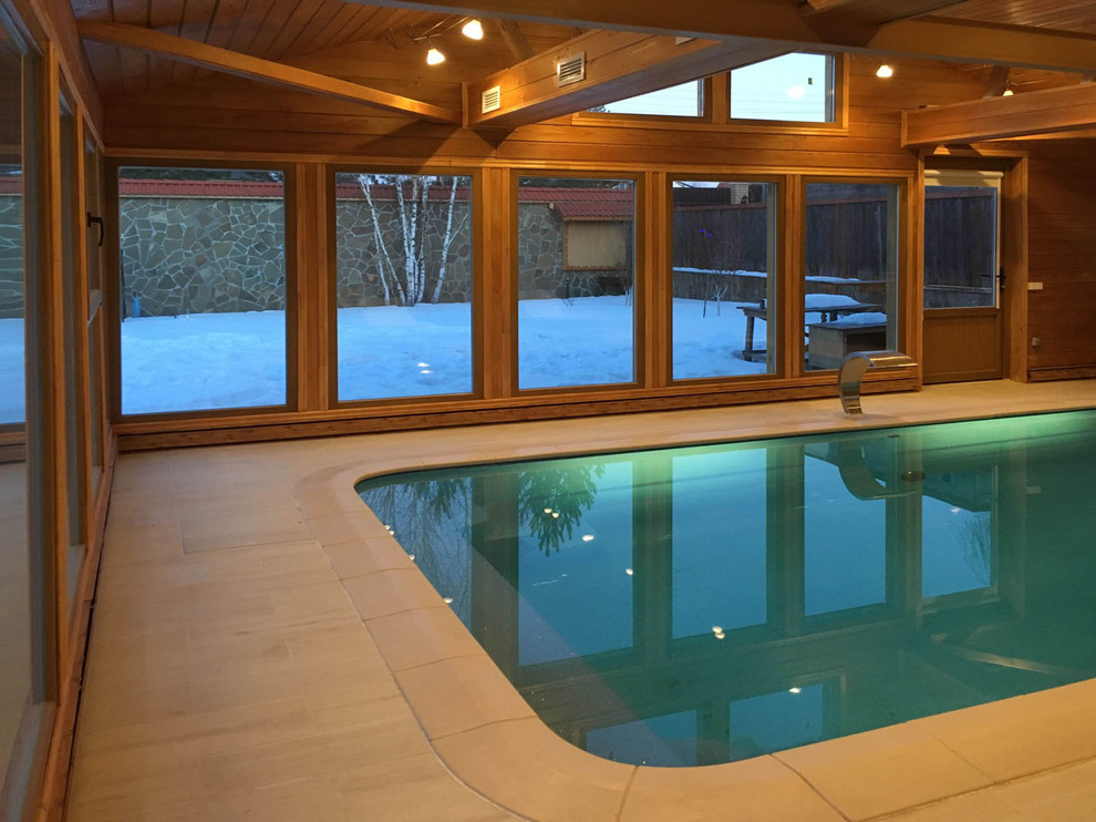 Плинтусная система Perimeter в доме с бассейном