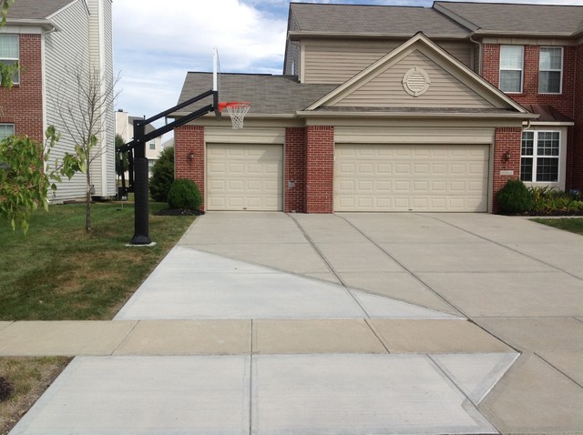 Adam S's Pro Dunk Platinum Basketball System on a 43x30 in Fishers, IN klassisk-have