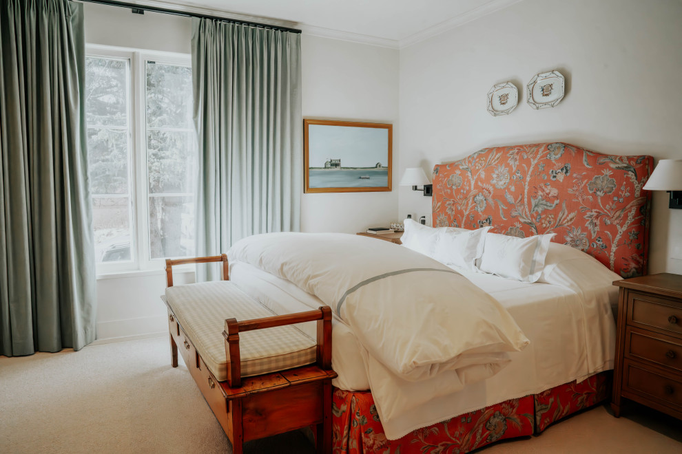 Cottage Traditional Residence