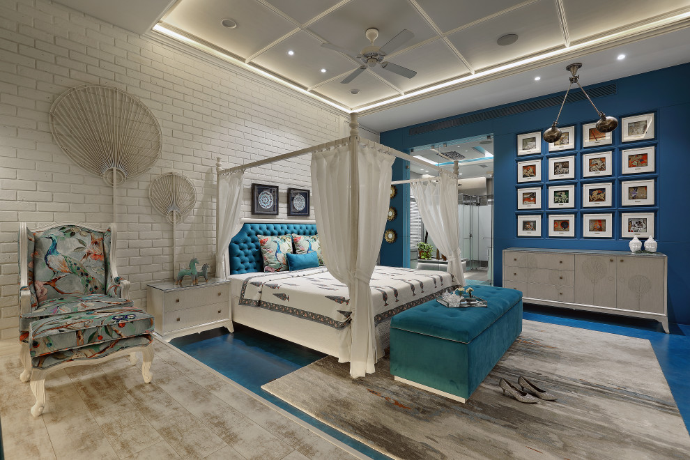 This is an example of a contemporary bedroom in Ahmedabad.
