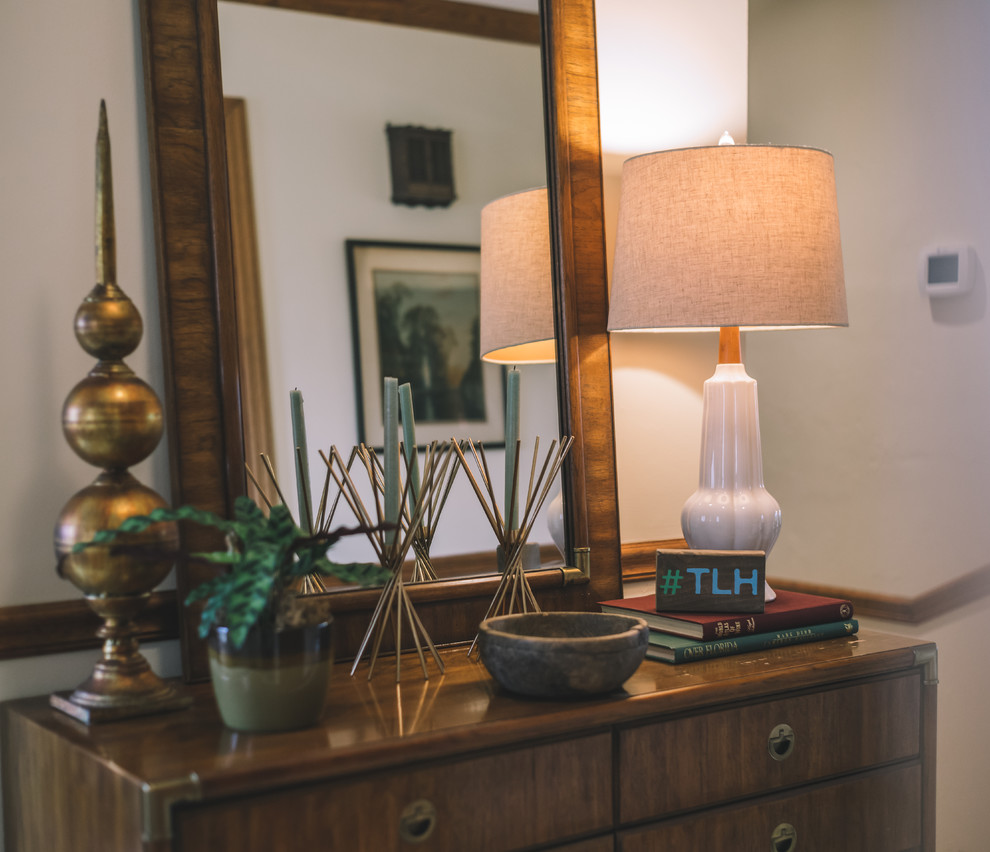 Home design - transitional home design idea in Atlanta