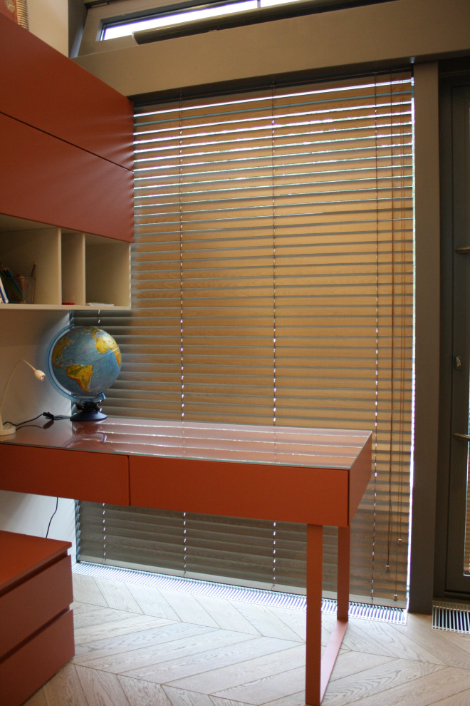 Решение по шторам для стеклянных стен дома Фахверк.