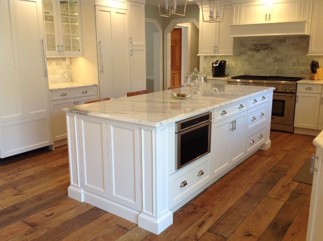 White Kitchen klassisch-modern-kueche