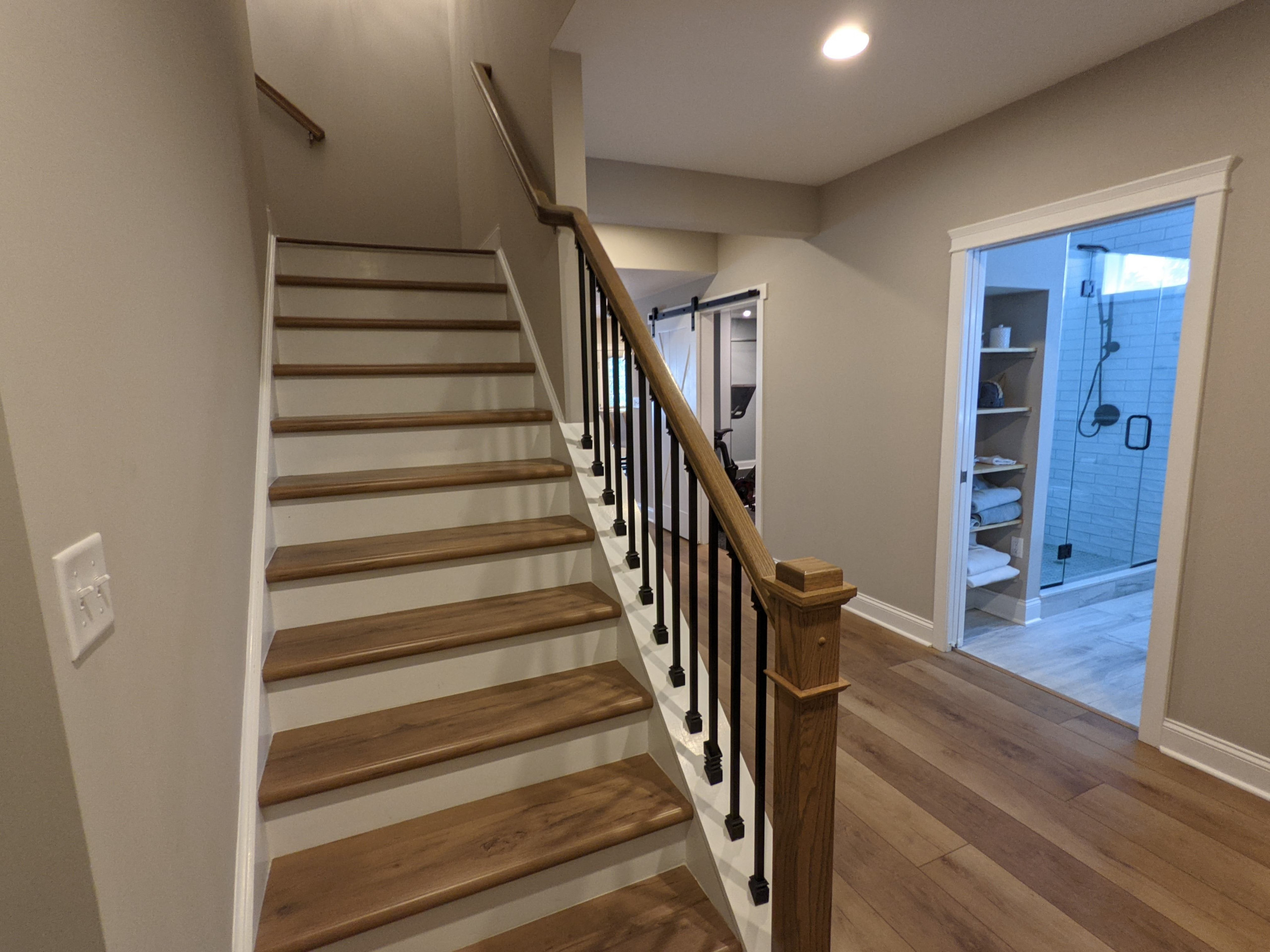 Harrisburg, PA Full Basement