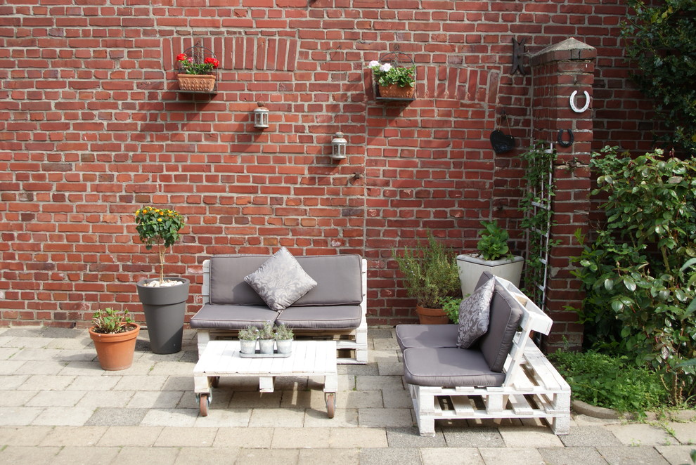 This is an example of a patio in Cologne.
