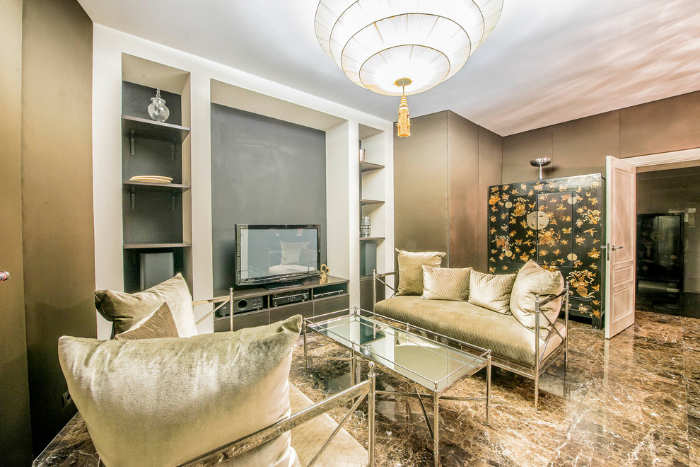 Дом с бассейном