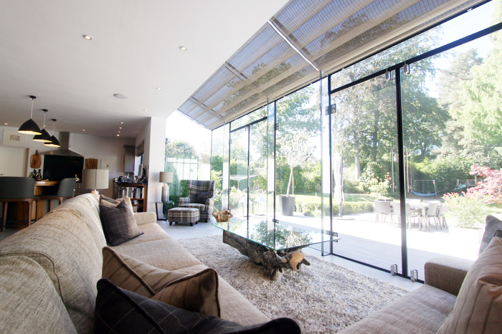 Inspiration for a contemporary home in Surrey.