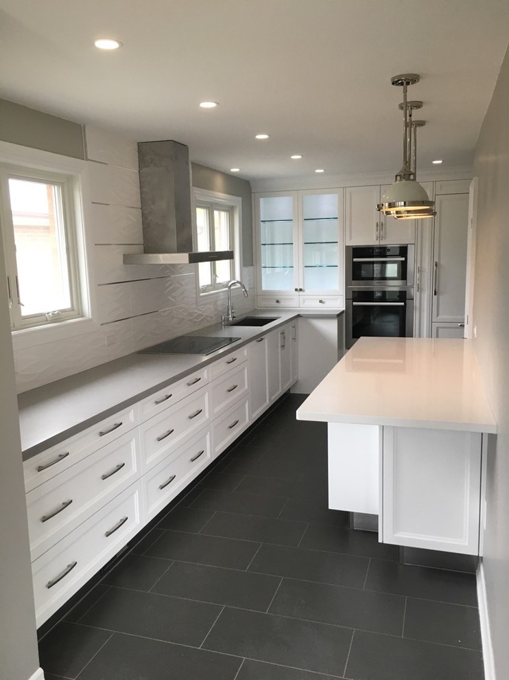 Transitional kitchen photo in Toronto