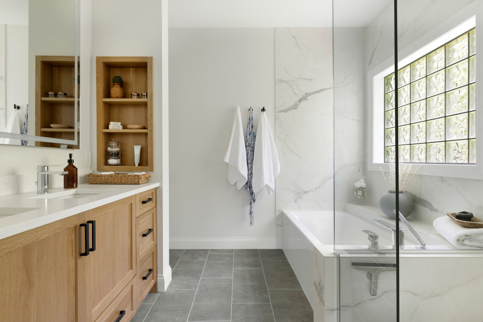 Example of a transitional bathroom design in Minneapolis