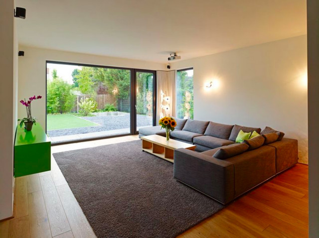 gem&uuml;tliche Liegewies contemporary-living-room