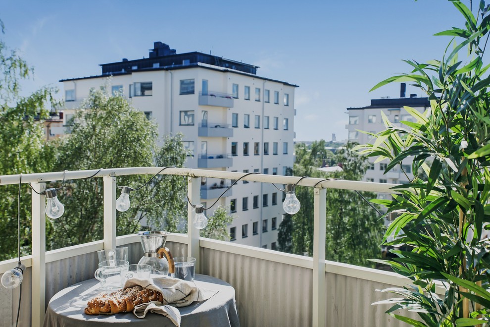 Inspiration for a scandinavian balcony in Stockholm.