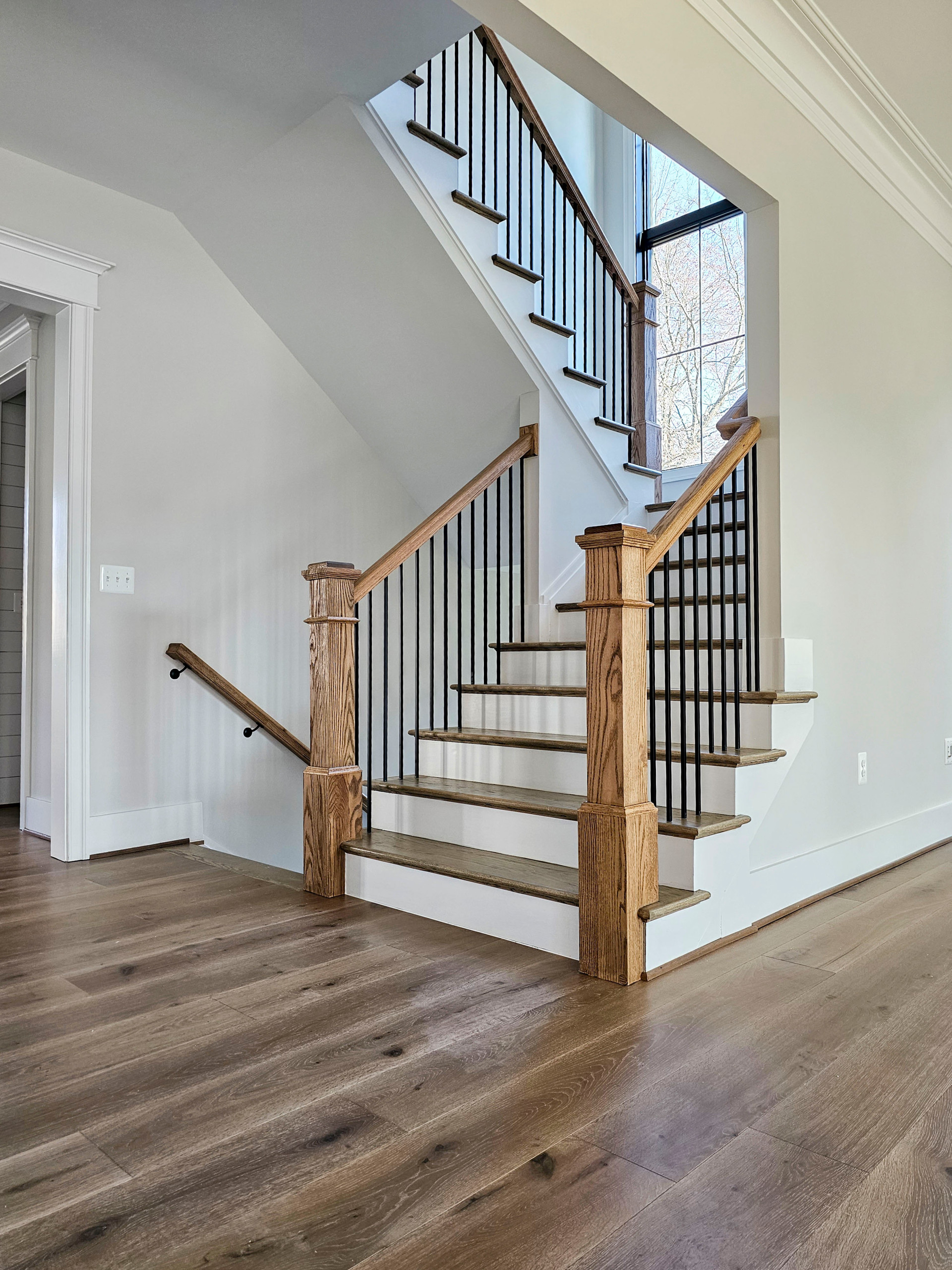105_Modern and Bold U-Shaped Staircase, Vienna VA 22180
