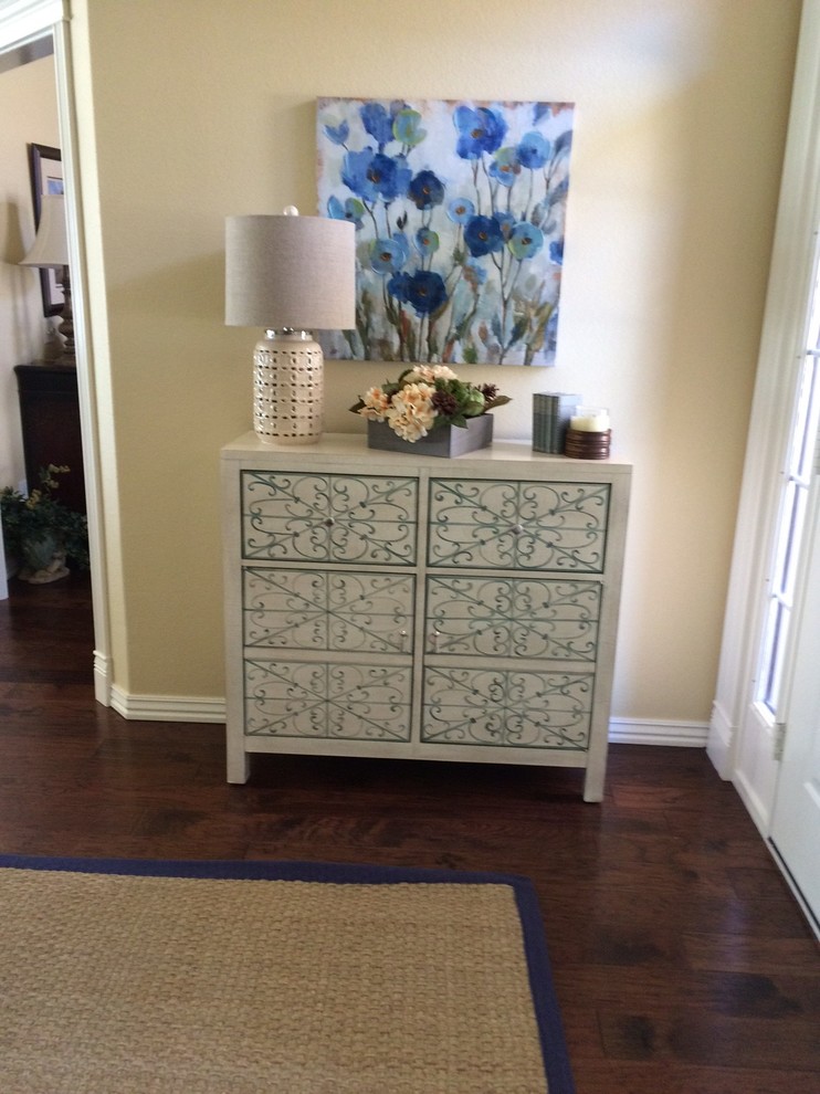 Entryway - transitional entryway idea with beige walls