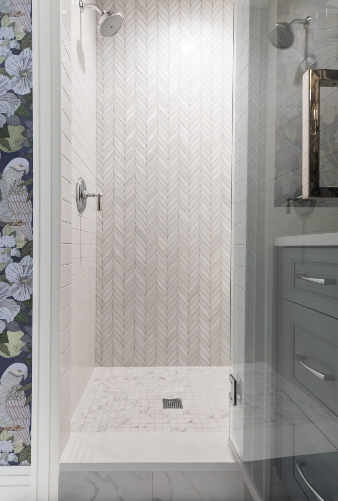 Inspiration for a transitional bathroom remodel in Chicago
