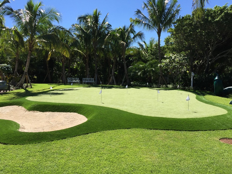 Inspiration for a mid-sized contemporary front yard full sun outdoor sport court in Miami.