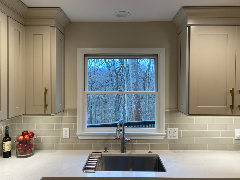 Home design - transitional home design idea in Cincinnati