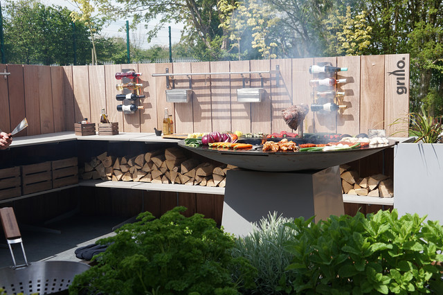 Alfresco Evening Entertaining Around the Anvil 