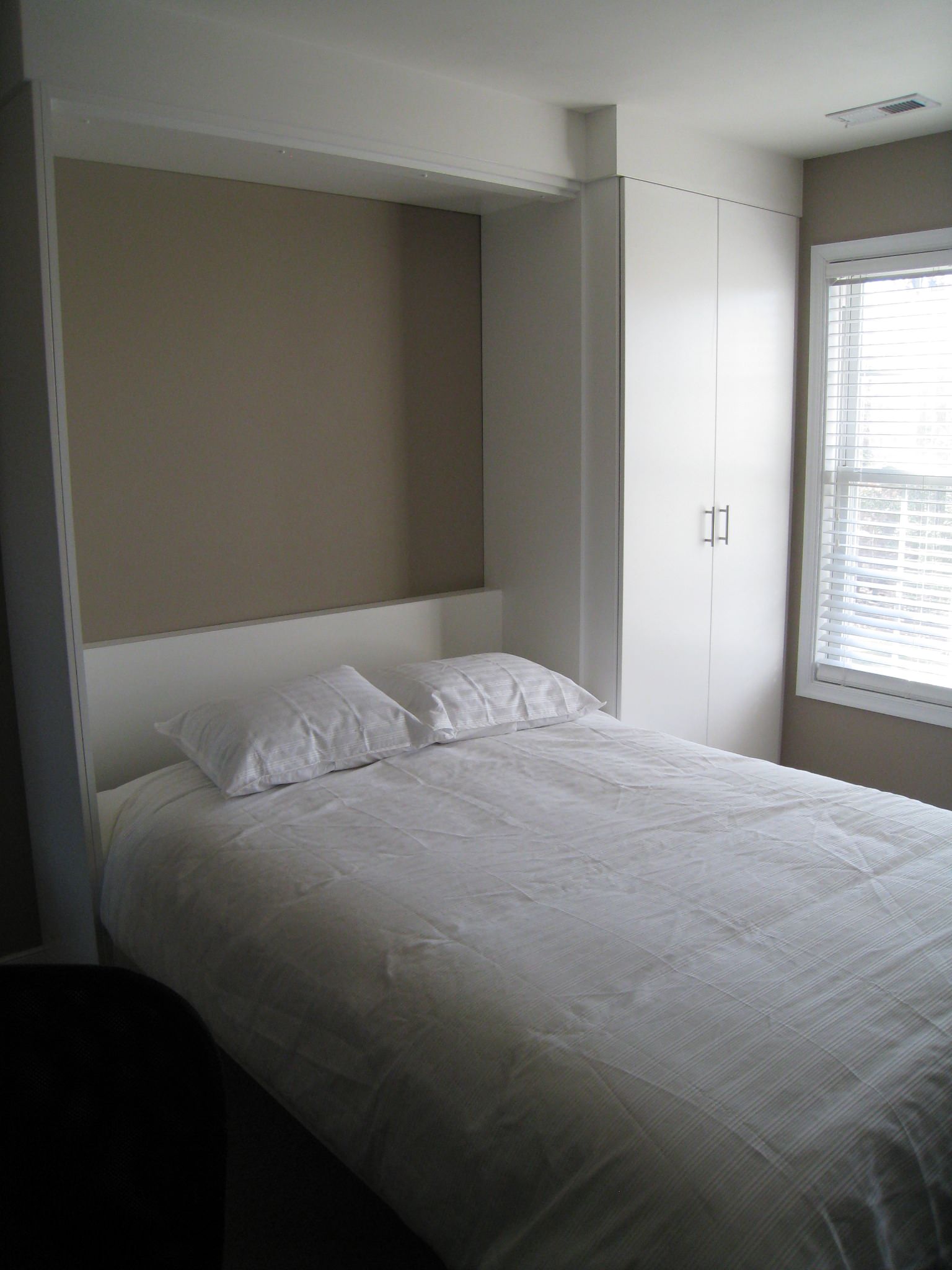 White Queen Murphy Bed