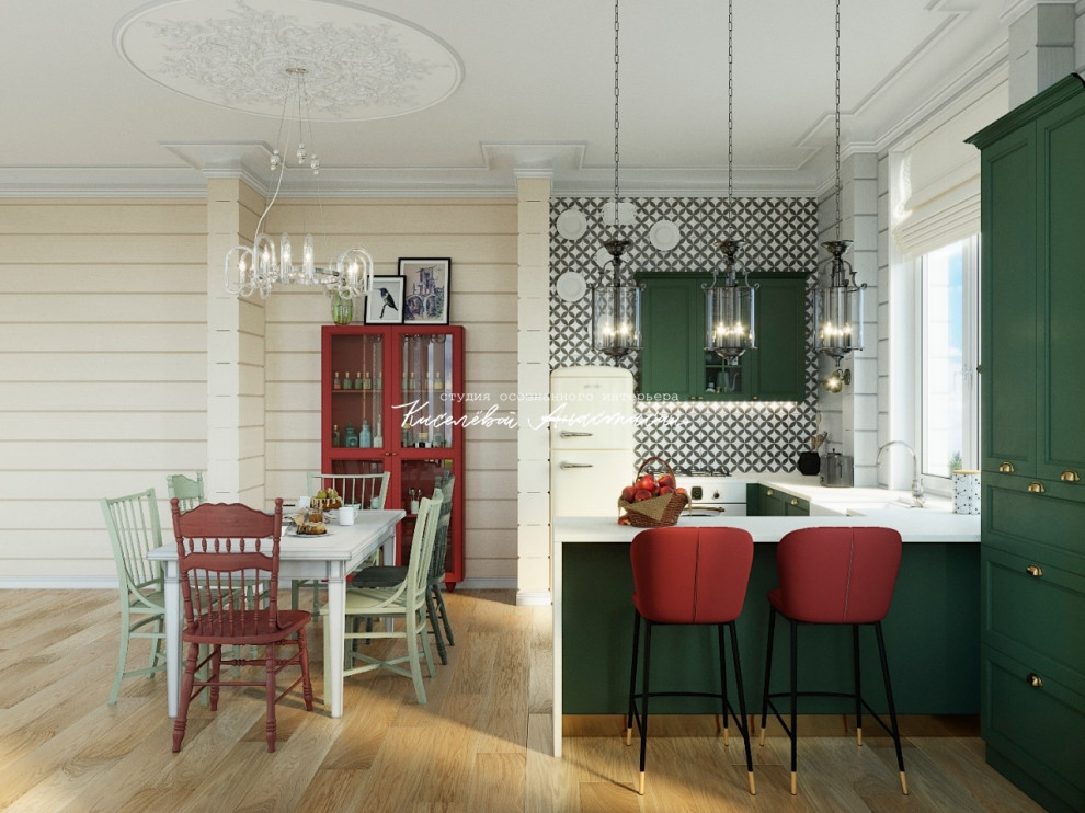 Деревянный дом в лесу