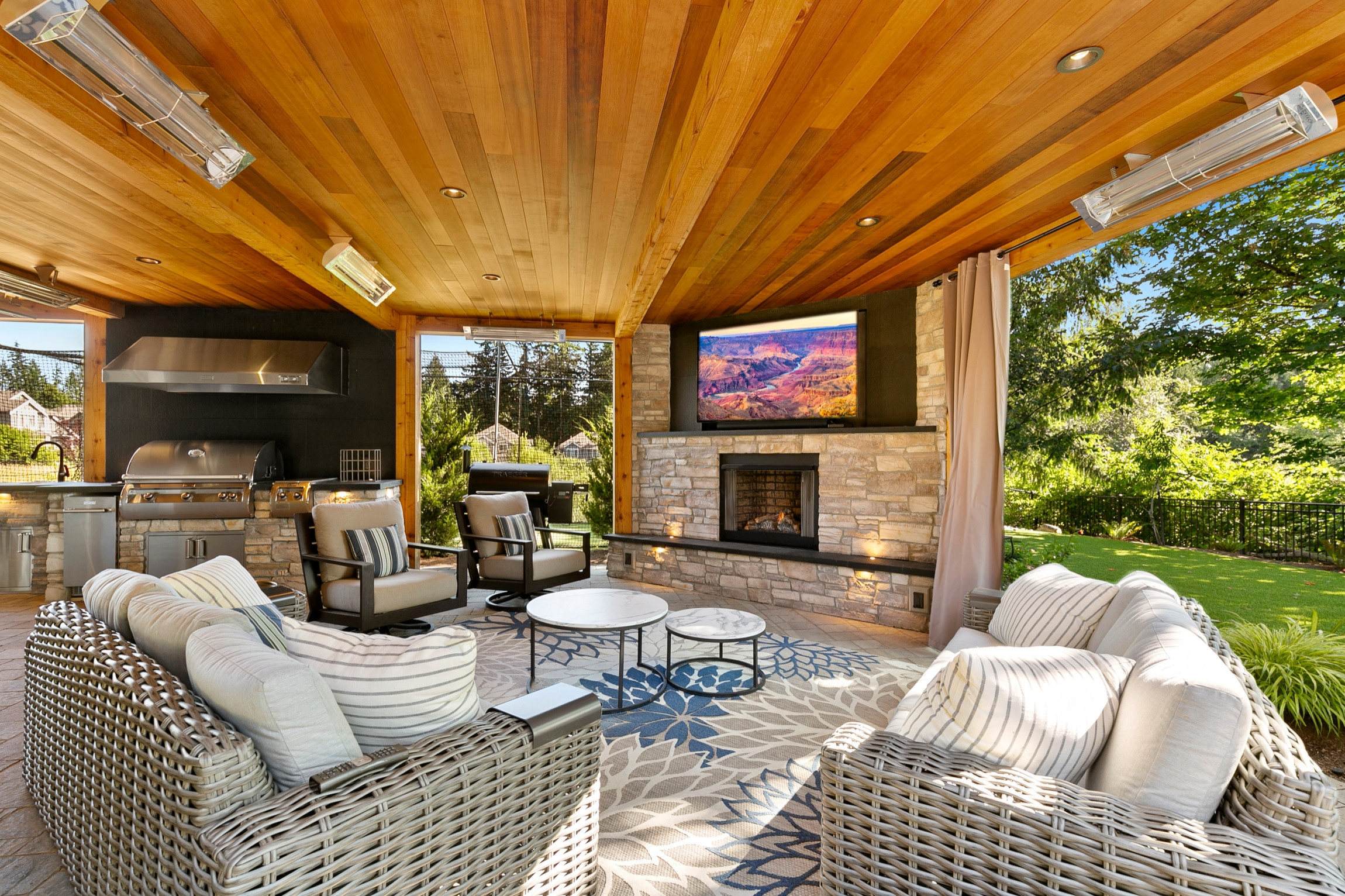 2-level entertaining in Sammamish