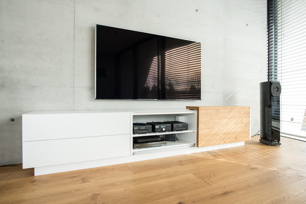 Inspiration for a contemporary home theatre in Stuttgart.